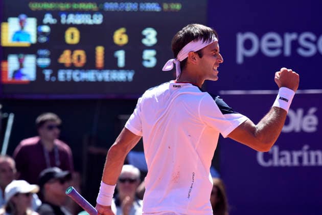 Tenis, Alejandro Tabilo vs Tomas Etcheverry. ATP, Tennis Herren 250 Buenos Aires 2026. El tenista argentino Tomas Etcheverry es fotografiado contra Alejandro Tabilo de Chile durante los cuartos de final del ATP 250 en Buenos Aires, Argentina. 13 02 2026 UNAR Agency via Photosport Tennis, Alejandro Tabilo vs Tomas Etcheverry. 2026 Buenos Aires ATP 250. Argentina™s tennis player Tomas Etcheverry is pictured against Alejandro Tabilo of Chile during quarter finals of the ATP 250 match in Buenos Aires, Argentina. 13 02 2026 UNAR Agency via Photosport Alejandro Tabilo vs Tomas Etcheverry, ATP 250 Buenos Aires 2026 