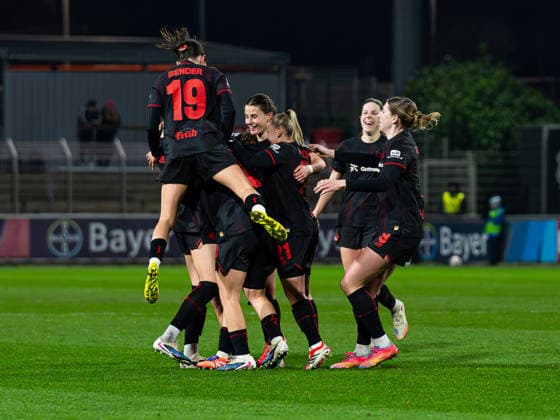 Sofie Zdebel Bayer 04 Leverkusen, 16 , Loreen Bender Bayer 04 Leverkusen, 19 and the rest of the team cheer and celebrate after Sofie Zdebel Bayer 04 Leverkusen, 16 Bayer 04 Leverkusen vs 1 FC Koeln, Football, Womens Bundesliga, Google Pixel Womens Bundesliga, 18 Matchday, Season 2025 2026, 13 02 2026 DFB REGULATIONS PROHIBIT ANY USE OF PHOTOGRAPHS AS IMAGE SEQUENCES AND OR QUASI VIDEO, Bayer 04 Leverkusen vs 1 FC Koeln, Football, Womens Bundesliga, Google Pixel Womens Bundesliga, 18 Matchday, Season 2025 2026, 13 02 2026 Leverkusen Copyright: xEibner-Pressefoto DamianxKruczynx EP_DKI