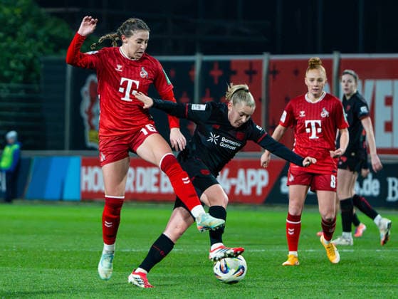 Vanessa Fudalla Bayer 04 Leverkusen, 21 in dribbling against Zoe Hasenauer 1 FC Koeln, 16 Bayer 04 Leverkusen vs 1 FC Koeln, Football, Womens Bundesliga, Google Pixel Womens Bundesliga, Matchday 18, Season 2025 2026, 13 02 2026 DFB REGULATES PROHIBIT ANY USE OF PHOTOGRAPHS AS IMAGE SEQUENCES AND OR QUASI VIDEO, Bayer 04 Leverkusen vs 1 FC Koeln, Football, Womens Bundesliga, Google Pixel Womens Bundesliga, Matchday 18, Season 2025 2026, 13 02 2026 Leverkusen Copyright: xEibner-Pressefoto DamianxKruczynx EP_DKI