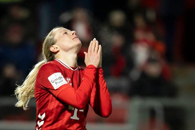 Womens Soccer Bundesliga Bayer 04 Leverkusen 1 FC Köln, 13 02 2026 Sandra Maria Jessen 1 FC Köln, 6 is annoyed after a missed big chance Bayer 04 Leverkusen 1 FC Köln on matchday 18 of the Google Pixel Womens Bundesliga on 13 02 2026 at Ulrich Haberland Stadium in Leverkusen North Rhine-Westphalia DFL REGULATIONS PROHIBIT ANY USE OF PHOTOGRAPHS AS IMAGE SEQUENCES AND OR QUASI VIDEO Copyright: xBEAUTIFULxSPORTS AxelxKohringx