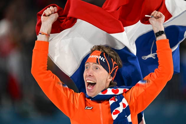 (260213) -- MILAN, Feb. 13, 2026 -- Jorrit Bergsma of the Netherlands celebrates after the Speed skating, Eisschnelllauf men s 10000m event at the Milan-Cortina 2026 Olympic Winter games, Winterspiele,Spiele, Summer games in Milan, Italy, Feb. 13, 2026. ) (MICO2026)ITALY-MILAN-OLYMPIC WINTER GAMES-SPEED SKATING-MEN S 10000M WuxWei 
