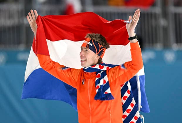 (260213) -- MILAN, Feb. 13, 2026 -- Jorrit Bergsma of the Netherlands celebrates after the Speed skating, Eisschnelllauf men s 10000m event at the Milan-Cortina 2026 Olympic Winter games, Winterspiele,Spiele, Summer games in Milan, Italy, Feb. 13, 2026. ) (MICO2026)ITALY-MILAN-OLYMPIC WINTER GAMES-SPEED SKATING-MEN S 10000M WuxWei 