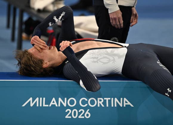 (260213) -- MILAN, Feb. 13, 2026 -- Metodej Jilek of the Czech Republic takes a break after the Speed skating, Eisschnelllauf men s 10000m event at the Milan-Cortina 2026 Olympic Winter games, Winterspiele,Spiele, Summer games in Milan, Italy, Feb. 13, 2026. ) (MICO2026)ITALY-MILAN-OLYMPIC WINTER GAMES-SPEED SKATING-MEN S 10000M WuxWei 