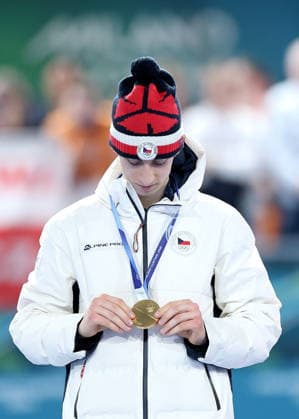 (260213) -- MILAN, Feb. 13, 2026 -- Gold medalist Metodej Jilek of the Czech Republic looks at his medal during the awarding ceremony of the Speed skating, Eisschnelllauf men s 10000m event at the Milan-Cortina 2026 Olympic Winter games, Winterspiele,Spiele, Summer games in Milan, Italy, Feb. 13, 2026. ) (MICO2026)ITALY-MILAN-OLYMPIC WINTER GAMES-SPEED SKATING-MEN S 10000M LixJing 