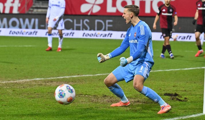 13 02 2026 Soccer Season 2025 2026 2 Soccer Bundesliga 22 Matchday 1 FC Nürnberg FCN Club Karlsruher SC KSC Sportfoto Zink xwoxzix DFL regulations prohibit any use of photographs as image sequences and or quasi video only for editorial use Jan Reichert 1, 1 FC Nürnberg FCN ballt Faust Fäuste Jubel Freude