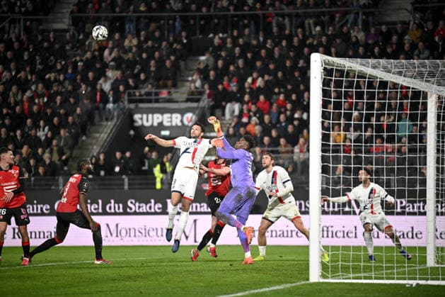 Stade Rennais FC v Paris Saint-Germain - Ligue 1 McDonald s 2025 2026 09 Goncalo MATIAS RAMOS (psg) - 30 Brice SAMBA (srfc) during the Ligue 1 McDonald s match between Rennes and Paris at Roazhon Park on February 13, 2026 in Rennes, France. Rennes France  Copyright: xFEPx 776348291