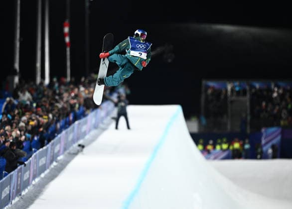 2026 WINTER Olympic Games, Olympische Spiele, Olympia, OS Scotty James of Australia during the 2nd run of Men™s Snowboard Halfpipe Final at the Livigno Snow Park on day 7 of the 2026 Milano Cortina Winter Olympic Games in Italy, Friday, February 13, 2026. ( NO ARCHIVING, EDITORIAL USE ONLY MILANO LOMBARDY ITALY  Copyright: xDANxHIMBRECHTSx 20260214119119136251