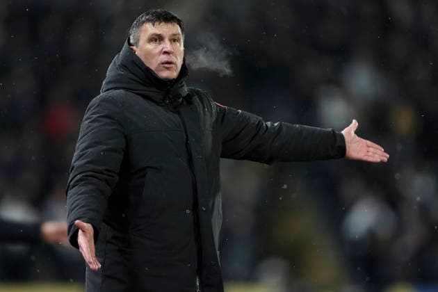 Hull City v Chelsea - Emirates FA Cup Fourth Round Sergej Jakirovic Manager of Hull City on the side line during the Emirates FA Cup Fourth Round match between Hull City and Chelsea on February 13, 2026 in Hull, England. WARNING! This Photograph May Only Be Used For Newspaper And Or Magazine Editorial Purposes. May Not Be Used For Publications Involving 1 player, 1 Club Or 1 Competition Without Written Authorisation From Football DataCo Ltd. For Any Queries, Please Contact Football DataCo Ltd on +44 (0) 207 864 9121 Hull MKM Stadium England United Kingdom Copyright: xAllstarxPicturexLibraryxLtdx