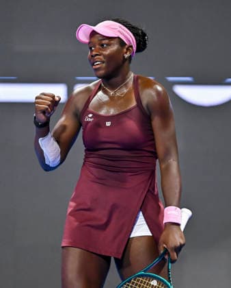 February 13, 2026, Doha, Qatar: Victoria Mboko of Canada seen in celebrates after winning against Jelena Ostapenko of Latvia ( not in view) during their women s singles semifinal match at the WTA, Tennis Damen Qatar TotalEnergies Open 2026 tennis tournament at the Khalifa International Tennis Complex. Victoria Mboko won against Jelena Ostapenko 6-3,6-2. Doha Qatar - ZUMAs197 20260213_aaa_s197_198 Copyright: xNoushadxVariyattiyakkalx
