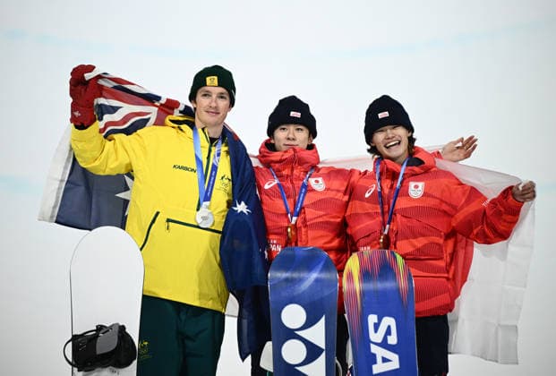 2026 WINTER Olympic Games, Olympische Spiele, Olympia, OS (L-R) Scotty James of Australia ,Yuto Totsuka from Japan and Ryusei Yamada from Japan pose with their medals ollowing the Men™s Snowboard Halfpipe Final at the Livigno Snow Park on day 7 of the 2026 Milano Cortina Winter Olympic Games in Italy, Friday, February 13, 2026. ( NO ARCHIVING, EDITORIAL USE ONLY MILANO LOMBARDY ITALY  Copyright: xDANxHIMBRECHTSx 20260214195480175874