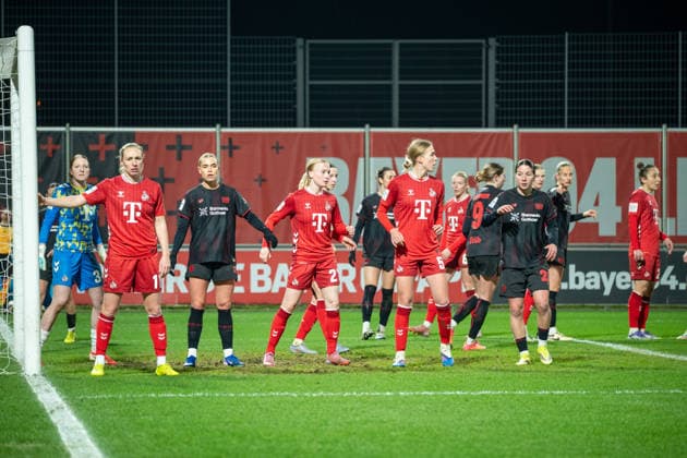 Germany Soccer Google Pixel Women Bundesliga 2025 2026 Bayer 04 Leverkusen vs 1 FC Köln 18 Matchday Ulrich Haberland Stadion Leverkusen Estrella Merino Gonzalez Bayer 04 Leverkusen, 10 Selina Ostermeier Bayer 04 Leverkusen, 2 Pauline Bremer 1 FC Köln, 11 Copyright: xOrhanxHabashx