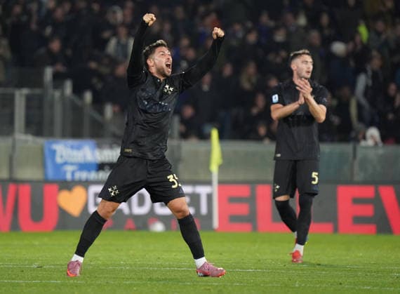 Celebrities Pisa s Felipe Loyola make score goal 1-1 at the Cetilar Arena Romeo Anconetani Stadium in Pisa; Center West Italy; Tuesday February 13; 2026 ; Soccer  Copyright: xAlessandroxLaxRocca LaPressex