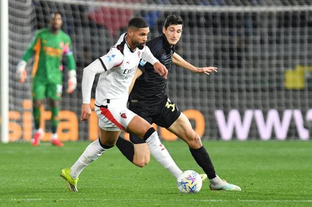 CALCIO - Serie A - Pisa SC vs AC Milan Ruben Ira Loftus-Cheek (Milan) Stefano Moreo (Pisa) during Pisa SC vs AC Milan, Italian soccer Serie A match in Pisa, Italy, February 13 2026 Pisa Italy  Copyright: xIPAxSport ABACAx