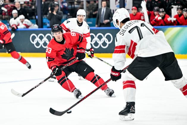 MILAN, ITALY - FEBRUARY 13: Mitch Marner of Canada focus on the puck during the Men™s Prelim Round match between Canada and Switzerland on day seven of the Milano Cortina 2026 Winter Olympic Games, Olympische Spiele, Olympia, OS at Milano Santagiulia IHO Arena on February 13, 2026 in Milan, Italy. Milan Milano Santagiulia IHO Arena Italy *** MILAN, ITALY FEBRUARY 13 Mitch Marner of Canada focus on the puck during the Men™s Prelim Round match between Canada and Switzerland on day seven of the Milano Cortina 2026 Winter Olympic games at Milano Santagiulia IHO Arena on February 13, 2026 in Milan, Italy Milan Milano Santagiulia IHO Arena Italy Copyright: xJustPictures.ch AndreaxBrancax jp-en-EuSpIm-AB-AAB_633813022026