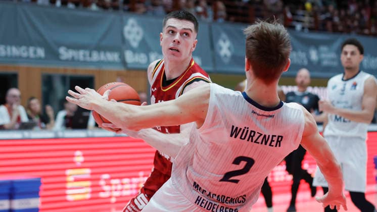 In the picture from left Christian Skladanowski Wuerzburg Baskets, 19 against Niklas Wuerzner MLP Academics Heidelberg, 2 13 02 2026, Fitness First Wuerzburg Baskets vs MLP Academics Heidelberg, easyCredit BBL, Matchday 20, Germany, 97072, tectake Arena Wuerzburg, Copyright: HMBxMedia xJulienxBecker