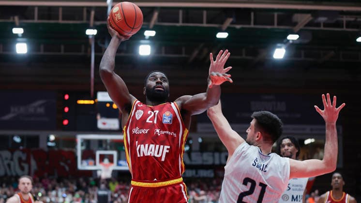 In the picture from left Eddy Edigin Wuerzburg Baskets, 27 on the ball against Mateo Seric MLP Academics Heidelberg, 21 13 02 2026, Fitness First Wuerzburg Baskets vs MLP Academics Heidelberg, easyCredit BBL, Matchday 20, Germany, 97072, tectake Arena Wuerzburg, Copyright: HMBxMedia xJulienxBecker