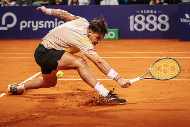 ATP, Tennis Herren Argentina Open 2026 BUENOS AIRES, AR - 13.02.2026: ATP ARGENTINA OPEN 2026 - Buenos Aires, Argentina. February 13, 2026. Camilo Ugo Carabelli (ARG) in action during the quarter-final match of the Argentina Open 2026. (Photo: Lucas Mangi Fotoarena) x2883594x  LucasxMangi