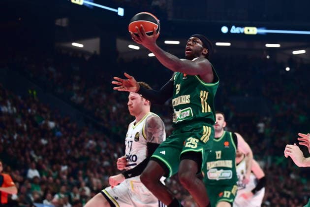 EuroLeague Basketball, Panathinaikos AKTOR Athens vs Fenerbahce Beko Istanbul - Kendrick Nunn, 25 of Panathinaikos AKTOR Athens in action during the Euroleague regular season basketball match between Panathinaikos AKTOR Athens and Fenerbahce Beko Istanbul at Telekom Center Athens on February 13, 2026 in Athens, Greece. ATHENS Greece Copyright: xOnexInchxProductionsx 6851029