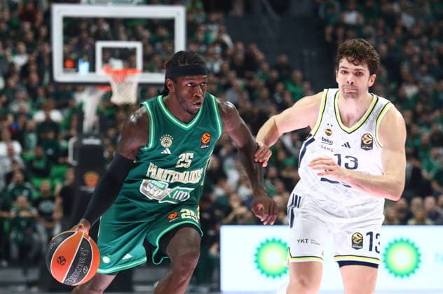 EuroLeague Basketball, Panathinaikos AKTOR Athens vs Fenerbahce Beko Istanbul - Kendrick Nunn, 25 of Panathinaikos AKTOR Athens in action during the Euroleague regular season basketball match between Panathinaikos AKTOR Athens and Fenerbahce Beko Istanbul at Telekom Center Athens on February 13, 2026 in Athens, Greece. ATHENS Greece Copyright: xOnexInchxProductionsx 6850912