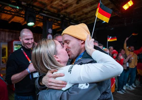 MILANO CORTINA 2026 - OLYMPISCHE WINTERSPIELE - CORTINA D™AMPEZZO - SKELETON HERREN ** NUR FÜR REDAKTIONELLE ZWECKE ** EDITORIAL USE ONLY **<p>14 02 2026-Cortina d™Ampezzo: Olympische Winterspiele Milano Cortina 2026 Skeleton Herren Cortina Sliding Centre im Foto: Christopher Grotheer (GER) mit Frau Mary-Ann in der Nacht beim Empfang im Deutschen Haus. ( Italien Venetien Cortina d™Ampezzo Copyright: SaschaxFromm *** MILANO CORTINA 2026 OLYMPIC WINTER GAMES CORTINA D™AMPEZZO SKELETON MEN FOR EDITORIAL PURPOSES ONLY p 14 02 2026 Cortina d™Ampezzo Olympic Winter Games Milano Cortina 2026 Skeleton Men Cortina Sliding Centre in photo Christopher Grotheer GER with wife Mary Ann at the reception in the German House Italy Veneto Cortina d™Ampezzo Copyright SaschaxFromm Copyright: SaschaxFromm doc84kk6r8xydsp5i57lfj ,EDITORIAL USE ONLY