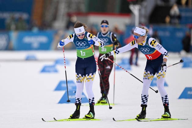 VAL DI FIEMME, ITALIEN 20260214 Sveriges Ebba Andersson och Linn Svahn växlar i damernas stafett 4 x 7,5 km under vinter-OS pa Tesero längdskidstadion i Val di Fiemme, Italien. *** Bilden ingar i SPORTPAKET. För övriga BETALBILD *** VAL DI FIEMME ITALIEN x10430x *** VAL DI FIEMME, ITALY 20260214 Swedens Ebba Andersson and Linn Svahn take turns in the womens 4 x 7.5 km relay during the Winter Olympics at Tesero cross-country stadium in Val di Fiemme, Italy Picture in SPORTPAKET For others PAYPICTURE VAL DI FIEMME ITALY x10430x  Copyright: xChristinexOlsson TTx OS 2026 SKIDOR STAFETT DAM