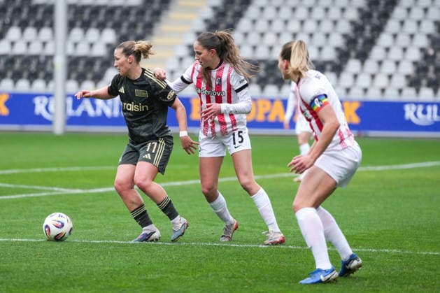 Google Pixel Womens Bundesliga SC Freiburg vs 1 FC Union Berlin, 14 02 2026 duel between Dina Orschmann 1 FC Union Berlin, 11 and Maj Schneider SC Freiburg, 15 Google Pixel Womens Bundesliga SC Freiburg vs 1 FC Union Berlin, Dreisamstadion, 14 02 2026 DFB DFL REGULATIONS PROHIBIT ANY USE OF PHOTOGRAPHS AS IMAGE SEQUENCES AND OR QUASI VIDEO Copyright: xBEAUTIFULxSPORTS Boscox
