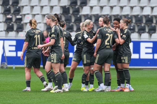 Google Pixel Womens Bundesliga SC Freiburg vs 1 FC Union Berlin, 14 02 2026 Goal celebration to 0 1 by Anna Weiß 1 FC Union Berlin, 21 Google Pixel Womens Bundesliga SC Freiburg vs 1 FC Union Berlin, Dreisamstadion, 14 02 2026 DFB DFL REGULATIONS PROHIBIT ANY USE OF PHOTOGRAPHS AS IMAGE SEQUENCES AND OR QUASI VIDEO Copyright: xBEAUTIFULxSPORTS Boscox