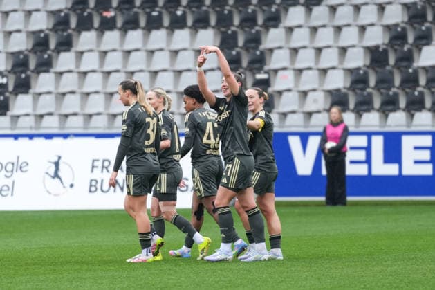 Google Pixel Womens Bundesliga SC Freiburg vs 1 FC Union Berlin, 14 02 2026 Goal celebration to 0 1 by Anna Weiß 1 FC Union Berlin, 21 Google Pixel Womens Bundesliga SC Freiburg vs 1 FC Union Berlin, Dreisamstadion, 14 02 2026 DFB DFL REGULATIONS PROHIBIT ANY USE OF PHOTOGRAPHS AS IMAGE SEQUENCES AND OR QUASI VIDEO Copyright: xBEAUTIFULxSPORTS Boscox