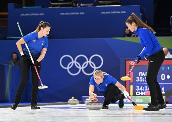 (260214) -- CORTINA D AMPEZZO, Feb. 14, 2026 -- Elena Mathis (C) of Italy competes during the curling women round robin session 4 match between China and Italy at the 2026 Milan-Cortina Winter Olympics in Cortina, Italy, Feb. 14, 2026. ) (MICO2026)ITALY-CORTINA D AMPEZZO-OLYMPIC Winter games, Winterspiele,Spiele, Summer games CURLING-WOMEN-ROUND ROBIN-CHN VS ITA LianxYi 