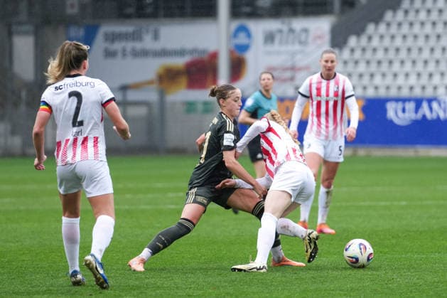 Google Pixel Womens Bundesliga SC Freiburg vs 1 FC Union Berlin, 14 02 2026 duel between Lia Kamber 1 FC Union Berlin, 41 and Meret Felde SC Freiburg, 4 Google Pixel Womens Bundesliga SC Freiburg vs 1 FC Union Berlin, Dreisamstadion, 14 02 2026 DFB DFL REGULATIONS PROHIBIT ANY USE OF PHOTOGRAPHS AS IMAGE SEQUENCES AND OR QUASI VIDEO Copyright: xBEAUTIFULxSPORTS Boscox