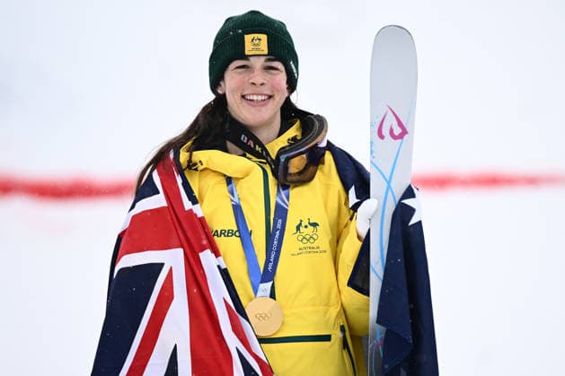 2026 WINTER Olympic Games, Olympische Spiele, Olympia, OS Jakara Anthony of Australia celebrates after being presented the Gold medal during the victory ceremony for the Women™s Dual Moguls Final at the Livigno Aerial and Moguls Park on day 8 of the 2026 Milano Cortina Winter Olympic Games in Livigno, Italy, Wednesday, February 11, 2026. ( NO ARCHIVING, EDITORIAL USE ONLY LIVIGNO SONDRIO ITALY  Copyright: xDANxHIMBRECHTSx 20260214124419525530