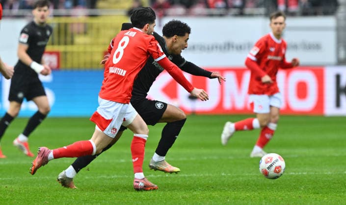 14 02 2026 Soccer Season 2025 2026 2 Soccer Bundesliga 22 Matchday 1 FC Kaiserslautern FCK Rote Teufel SpVgg Greuther Fürth SGF Kleeblatt Sportfoto Zink xwoxzix DFL regulations prohibit any use of photographs as image sequences and or quasi video only for editorial use Semih Sahin 8, 1 FC Kaiserslautern FCK Sayfallah Ltaief 47, SpVgg Greuther Fürth