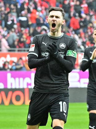 14 02 2026 Soccer Season 2025 2026 2 Soccer Bundesliga 22 Matchday 1 FC Kaiserslautern FCK Rote Teufel SpVgg Greuther Fürth SGF Kleeblatt Sportfoto Zink MeZi xmexzix DFL regulations prohibit any use of photographs as image sequences and or quasi video only for editorial use Branimir Hrgota 10, SpVgg Greuther Fürth energetic jubilation joy