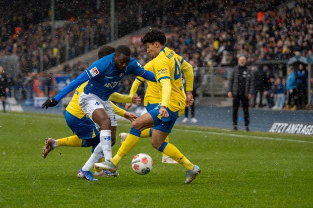 Germany, Soccer, 2 Bundesliga, Eintracht Braunschweig SV Darmstadt on 14 02 in Braunschweig Eintracht Stadion duel Johan Gomez Eintracht Braunschweig 44 Merveille Papela SV Darmstadt 98 21 Copyright: xSvenxHeidmannx