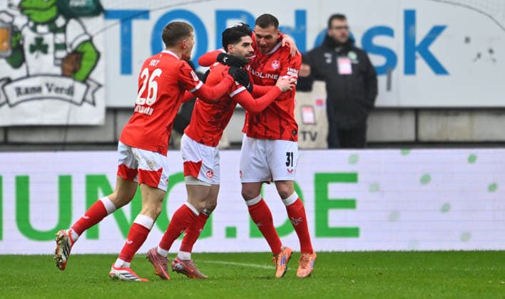 14 02 2026 Soccer Season 2025 2026 2 Soccer Bundesliga 22 Matchday 1 FC Kaiserslautern FCK Rote Teufel SpVgg Greuther Fürth SGF Kleeblatt Sportfoto Zink xwoxzix DFL regulations prohibit any use of photographs as image sequences and or quasi video only for editorial use Torjubel Jubel Jubel nach Treffer Tor Torschuß zum 1 0 durch Semih Sahin 8, 1 FC Kaiserslautern FCK Paul Joly 26, 1 FC Kaiserslautern FCK Semih Sahin 8, 1 FC Kaiserslautern FCK Luca Sirch 31, 1 FC Kaiserslautern FCK