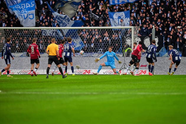 Hannover 96, Goal for 1 0, Boris Tomiak hannover 96, 03 , GER, Hertha BSC vs ,Hannover 96, 2 Bundesliga, Season 2025 2026, 22 Matchday, 14 02 2026 DFL REGULATIONS PROHIBIT ANY USE OF PHOTOGRAPHS AS IMAGE SEQUENCES AND OR QUASI VIDEO GER, Hertha BSC vs ,Hannover 96, 2 Bundesliga, Season 2025 2026, 22 Matchday, 14 02 2026 Berlin Copyright: xClaudiusxRauch,xEibner-Pressefotox xClaudiusxRauchx EP_CRH