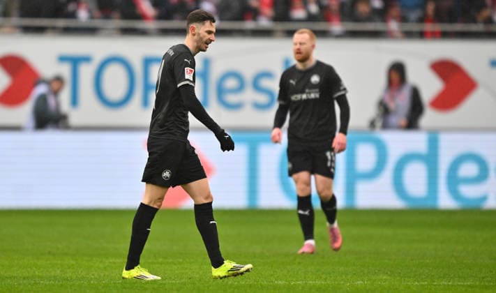14 02 2026 Soccer Season 2025 2026 2 Soccer Bundesliga 22 Matchday 1 FC Kaiserslautern FCK Rote Teufel SpVgg Greuther Fürth SGF Kleeblatt Sportfoto Zink xwoxzix DFL regulations prohibit any use of photographs as image sequences and or quasi video only for editorial use Branimir Hrgota 10, SpVgg Greuther Fürth disappointed disappointment