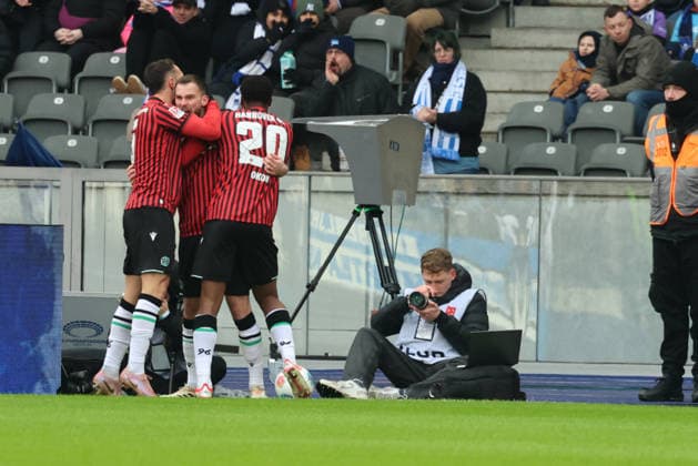 2 Soccer Bundesliga Hertha BSC Hannover 96 , 14 02 2026 Goal celebration, cheering Boris Tomiak Hannover, 3 celebrates the goal to 0 1 with Ime Okon Hannover, 20 , during the match in the 2 Soccer Bundesliga Hertha BSC Hannover 96 in Berlin, Olympiastadion, on 14 02 2026 DFB regulations prohibit any use of photographs as image sequences and or quasi video Copyright: xBEAUTIFULxSPORTS Frankex