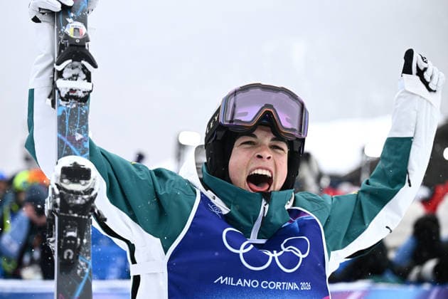 2026 WINTER Olympic Games, Olympische Spiele, Olympia, OS Jakara Anthony of Australia celebrates after winning the Gold medal in the Women™s Dual Moguls Final at the Livigno Aerial and Moguls Park on day 8 of the 2026 Milano Cortina Winter Olympic Games in Livigno, Italy, Wednesday, February 11, 2026. ( NO ARCHIVING, EDITORIAL USE ONLY LIVIGNO SONDRIO ITALY  Copyright: xDANxHIMBRECHTSx 20260214156998535680