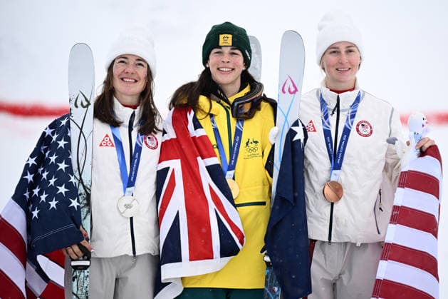 2026 WINTER Olympic Games, Olympische Spiele, Olympia, OS (L-R) Jaelin Kauf of the USA, Jakara Anthony of Australia and Elizabeth Lemley of the USA during the victory ceremony of the Women™s Dual Moguls Final at the Livigno Aerial and Moguls Park on day 8 of the 2026 Milano Cortina Winter Olympic Games in Livigno, Italy, Wednesday, February 11, 2026. ( NO ARCHIVING, EDITORIAL USE ONLY LIVIGNO SONDRIO ITALY  Copyright: xDANxHIMBRECHTSx 20260214177933224800