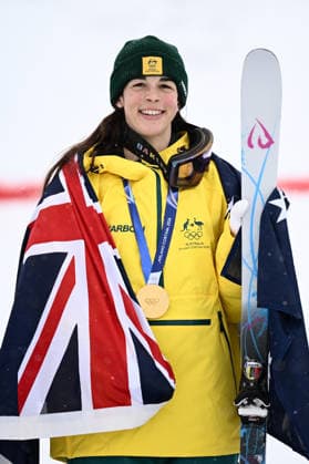 2026 WINTER Olympic Games, Olympische Spiele, Olympia, OS Jakara Anthony of Australia celebrates after being presented the Gold medal during the victory ceremony for the Women™s Dual Moguls Final at the Livigno Aerial and Moguls Park on day 8 of the 2026 Milano Cortina Winter Olympic Games in Livigno, Italy, Wednesday, February 11, 2026. ( NO ARCHIVING, EDITORIAL USE ONLY LIVIGNO SONDRIO ITALY  Copyright: xDANxHIMBRECHTSx 20260214182826901101