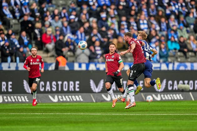 Header, Boris Tomiak hannover 96, 03 , Luca Schuler Hertha BSC, 11 , GER, Hertha BSC vs ,Hannover 96, 2 Bundesliga, Season 2025 2026, 22 Matchday, 14 02 2026 DFL REGULATIONS PROHIBIT ANY USE OF PHOTOGRAPHS AS IMAGE SEQUENCES AND OR QUASI VIDEO GER, Hertha BSC vs ,Hannover 96, 2 Bundesliga, Season 2025 2026, 22 Matchday, 14 02 2026 Berlin Copyright: xClaudiusxRauch,xEibner-Pressefotox xClaudiusxRauchx EP_CRH