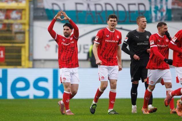 Semi Sahin 1 FC Kaiserslautern celebrates the goal for 1 0, 1 FC Kaiserslautern vs SpVgg Greuther Fuerth, Football, 2 Bundesliga, Matchday 22, Season 2025 2026, 14 02 2025 1 FC Kaiserslautern vs SpVgg Greuther Fuerth, Football, 2 Bundesliga, Matchday 22, Season 2025 2026, 14 02 2025 Copyright: xEibner-Pressefoto AlexanderxNeisx EP_ANS