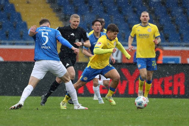 Braunschweig vs Darmstadt, 2 BL Braunschweig, 14 02 2026, Football, Men, 2 BL, Season 2025 2026, Eintracht Braunschweig vs SV Darmstadt 98 Matej Maglica SV Darmstadt 98 , Jovan Mijatovic Eintracht Braunschweig DFL DFB REGULATIONS PROHIBIT ANY USE OF PHOTOGRAPHS as IMAGE SEQUENCES and or QUASI VIDEO Stadion an der Hamburger Straße Niedersachsen Germany