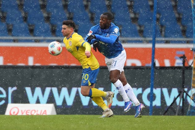 Braunschweig vs Darmstadt, 2 BL Braunschweig, 14 02 2026, Football, Men, 2 BL, Season 2025 2026, Eintracht Braunschweig vs SV Darmstadt 98 Robin Heußer Eintracht Braunschweig , Marveille Papela SV Darmstadt 98 DFL DFB REGULATIONS PROHIBIT ANY USE OF PHOTOGRAPHS as IMAGE SEQUENCES and or QUASI VIDEO Stadion an der Hamburger Straße Niedersachsen Germany