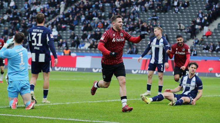 Benjamin Källman cheers after 0 2 joy emotion jubilation Sport Football Soccer DFL 2 Bundesliga Men 22 Matchday Season 2025 2026 14 02 2026 Hertha BSC Berlin vs Hannover 96 DFL regulations prohibit any use of photographs as image sequences and or quasi video