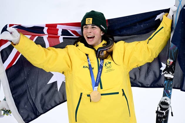 2026 WINTER Olympic Games, Olympische Spiele, Olympia, OS Jakara Anthony of Australia celebrates after being presented the Gold medal during the victory ceremony for the Women™s Dual Moguls Final at the Livigno Aerial and Moguls Park on day 8 of the 2026 Milano Cortina Winter Olympic Games in Livigno, Italy, Wednesday, February 11, 2026. ( NO ARCHIVING, EDITORIAL USE ONLY LIVIGNO SONDRIO ITALY  Copyright: xDANxHIMBRECHTSx 20260214165570038276