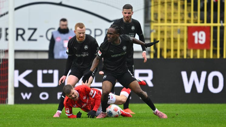 14 02 2026 Soccer season 2025 2026 2 Soccer Bundesliga 22 Matchday 1 FC Kaiserslautern FCK Rote Teufel SpVgg Greuther Fürth SGF Kleeblatt Sportfoto Zink xwoxzix DFL regulations prohibit any use of photographs as image sequences and or quasi video only for editorial use Paul Joly 26, 1 FC Kaiserslautern FCK Paul Will 13, SpVgg Greuther Fürth Noel Futkeu 9, SpVgg Greuther Fürth Jan Elvedi 15, SpVgg Greuther Fürth