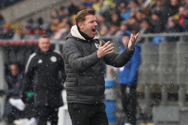14 02 2026, xgox, Soccer 2 Bundesliga, Eintracht Braunschweig SV Darmstadt 98 emspor, v l Florian Kohfeldt Darmstadt, Coach Reklamiert, complains, scolds DFL DFB REGULATIONS PROHIBIT ANY USE OF PHOTOGRAPHS as IMAGE SEQUENCES and or QUASI VIDEO Braunschweig
