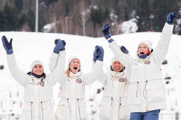 Winter Olympics in Milan Cortina 2026 Val di Fiemme, Italy 20260214. Heidi Weng, Karoline Simpson-Larsen, Astrid oyre Slind and Kristin Austgulen Fosnaes from Norway on the podium after the women s 4 x 7.5 km cross-country relay at Lago di Tesero during the Winter Olympics in Milano Cortina 2026. Photo: Terje Pedersen NTB Val di Fiemme Italy EDITORIAL USE ONLY. RESTRICTED USE FOR BETTING COMPANIES Ref:_SPOFusrhATLUQ8.jpg *** Winter Olympics in Milan Cortina 2026 Val di Fiemme, Italy 20260214 Heidi Weng, Karoline Simpson Larsen, Astrid oyre Slind and Kristin Austgulen Fosnaes from Norway on the podium after the women s 4 x 7 5 km cross country relay at Lago di Tesero during the Winter Olympics in Milano Cortina 2026 Photo Terje Pedersen NTB Val di Fiemme Italy EDITORIAL USE ONLY RESTRICTED USE FOR BETTING COMPANIES  Copyright: xTerjexPedersenx xNTBx